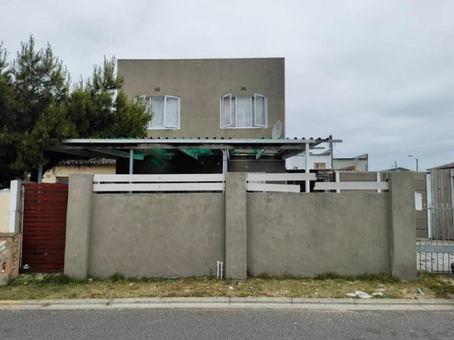 4 Bedroom Property for Sale in Lavender Hill Western Cape